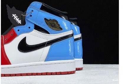 JORDAN - 1 CHICAGO CK5666-100 HIGH FEARLESS RETRO UNC 0306